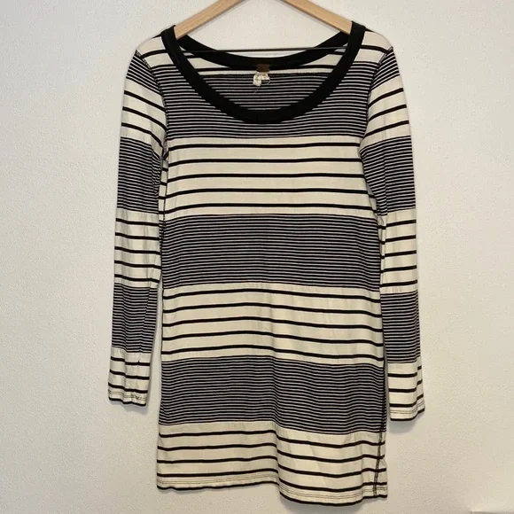 We The Free Stripe Long Sleeve Shirt Dress Size Small Black & White Urban - Picture 1 of 6